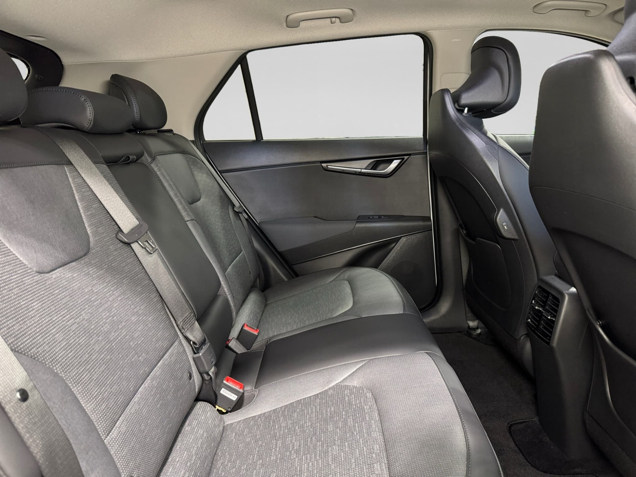 2023 Kia Niro EV view 22