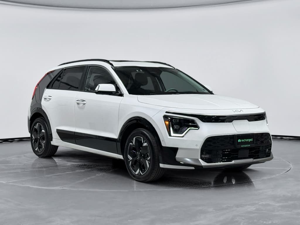 2023 Kia Niro EV view 4