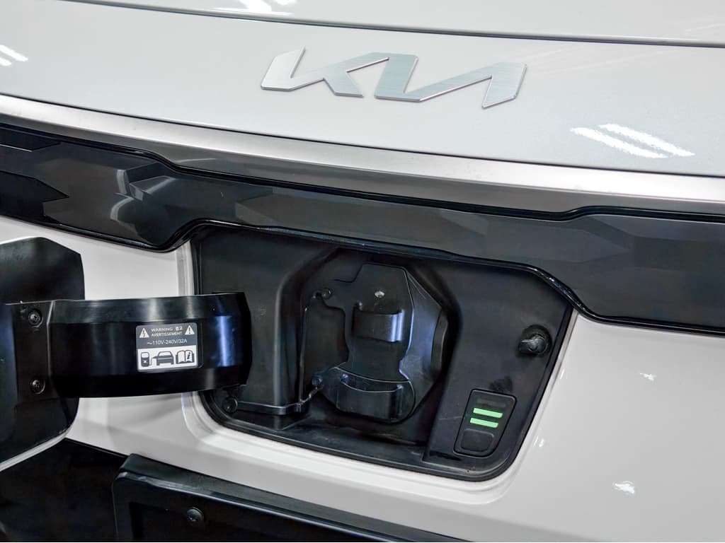 2023 Kia Niro EV view 5