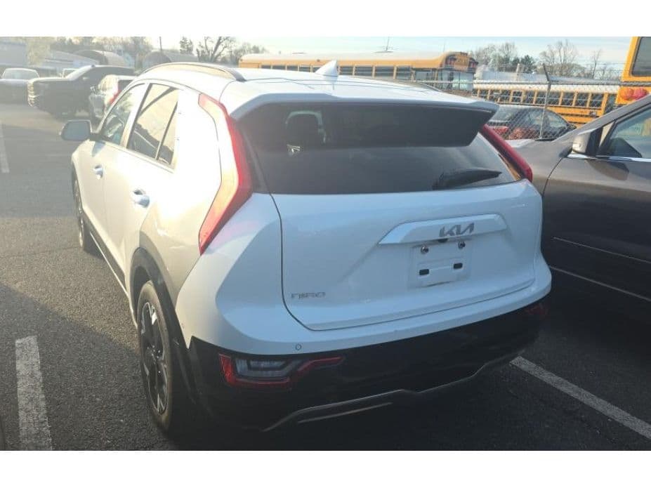 2023 Kia Niro EV view 4