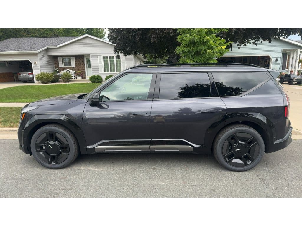 2026 Kia EV9 view 2