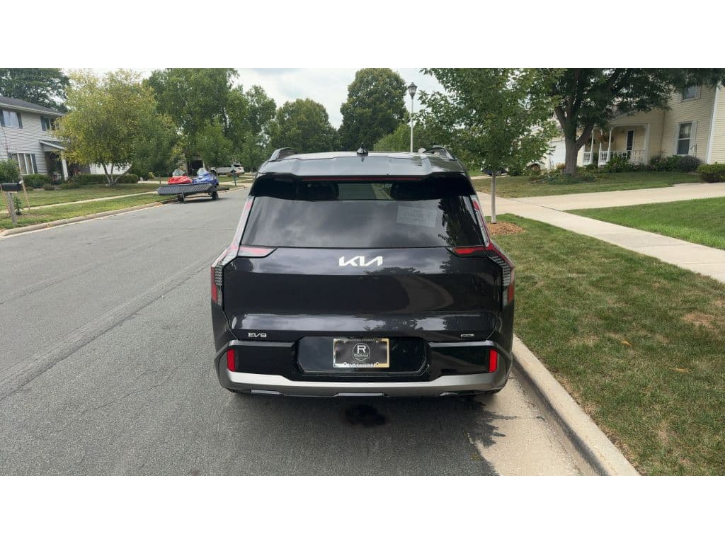 2026 Kia EV9 view 4