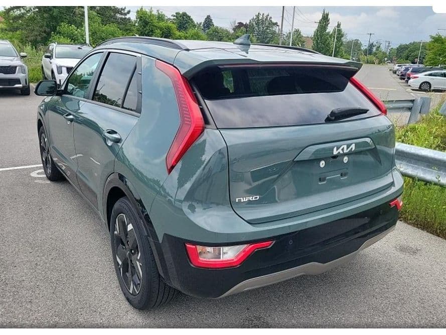 2023 Kia Niro EV view 4