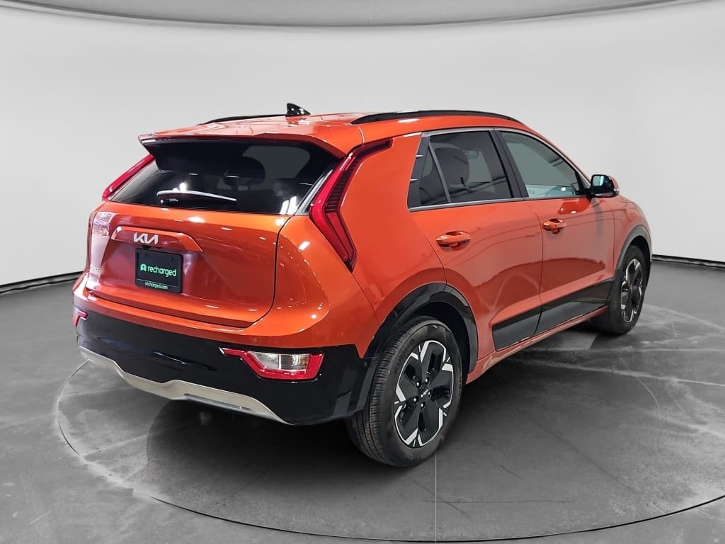 2023 Kia Niro EV view 3