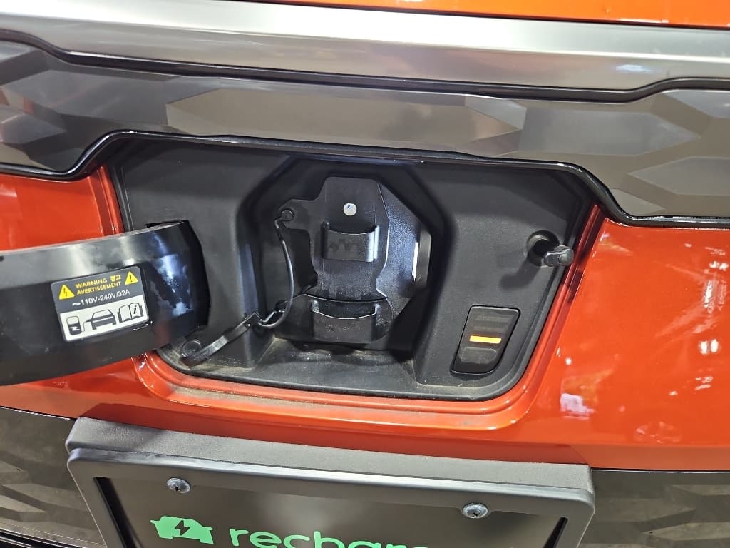 2023 Kia Niro EV view 5