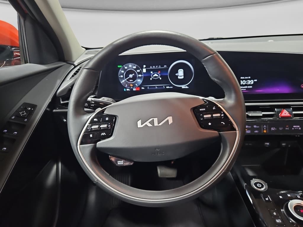2023 Kia Niro EV view 7