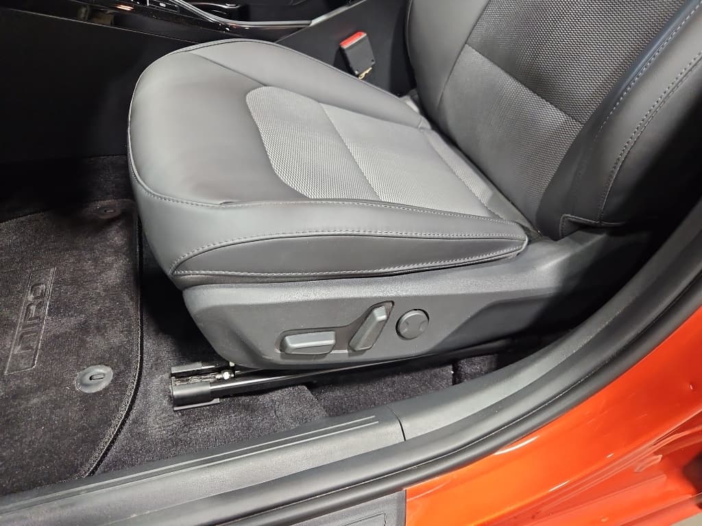 2023 Kia Niro EV view 6