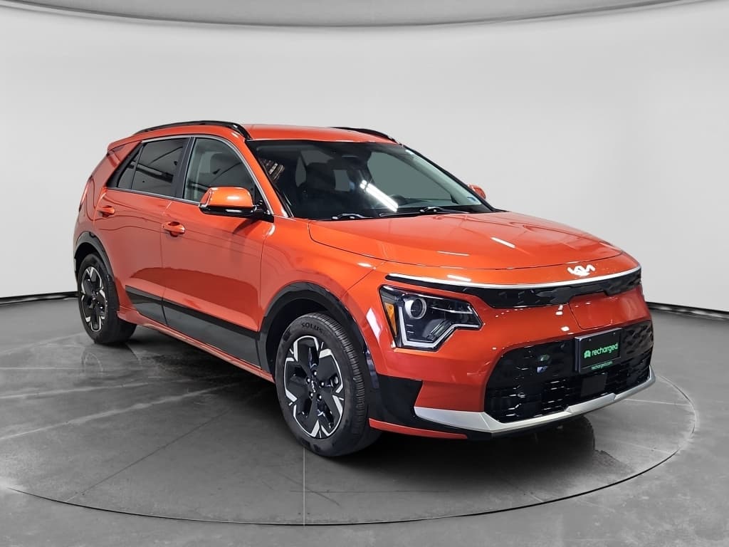 2023 Kia Niro EV view 4