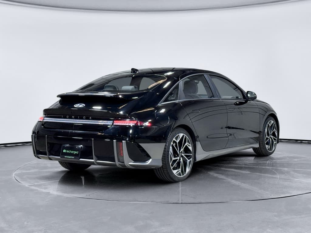 2023 Hyundai IONIQ 6 view 3