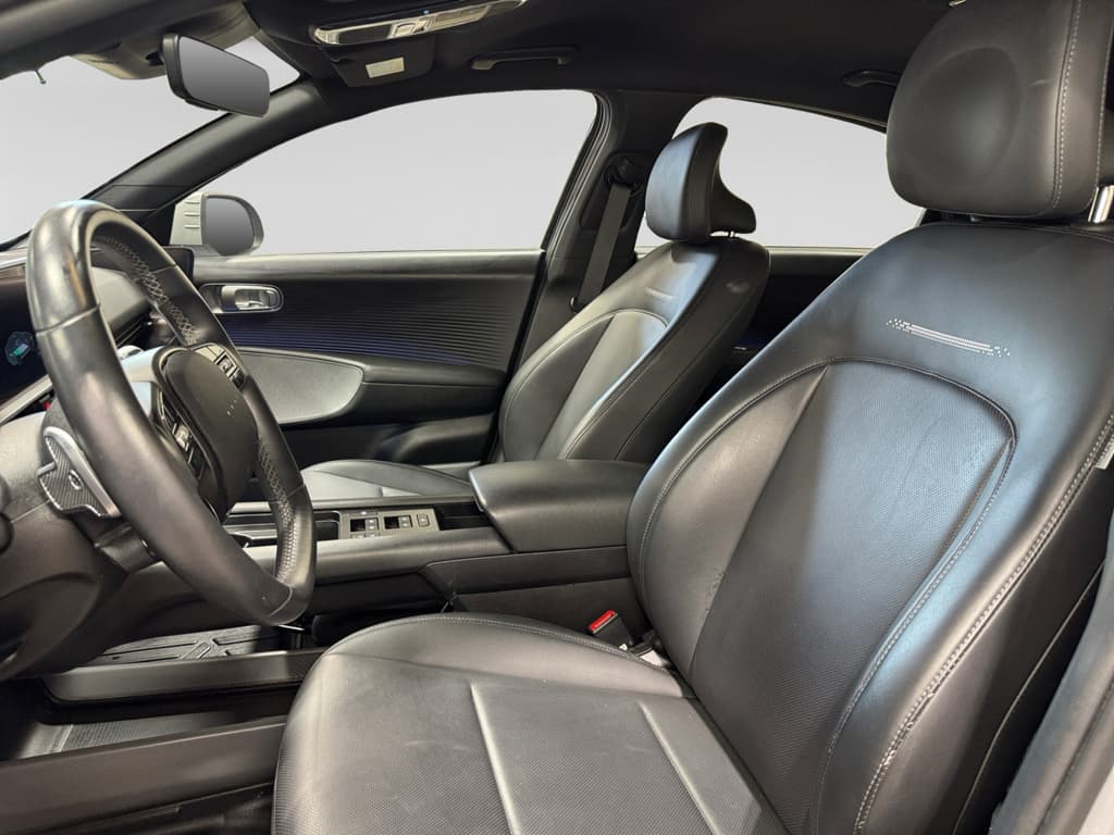 2023 Hyundai IONIQ 6 view 17