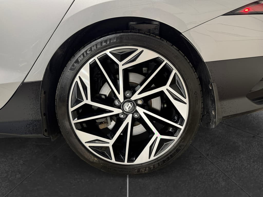 2023 Hyundai IONIQ 6 view 32