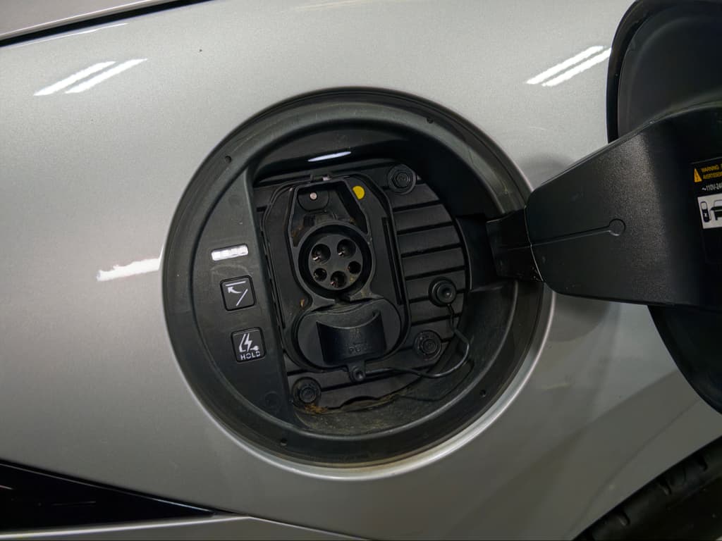 2023 Hyundai IONIQ 6 view 5
