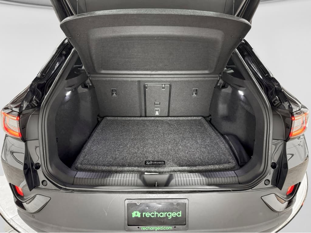 2024 Volkswagen ID.4 view 23