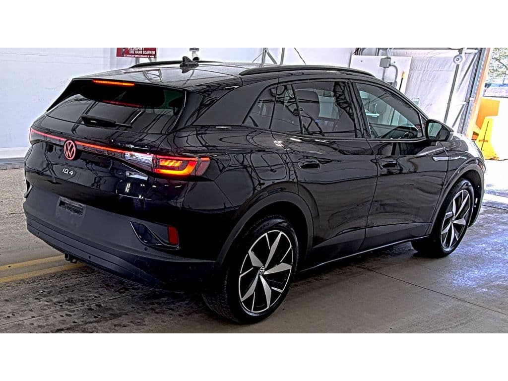 2024 Volkswagen ID.4 view 3