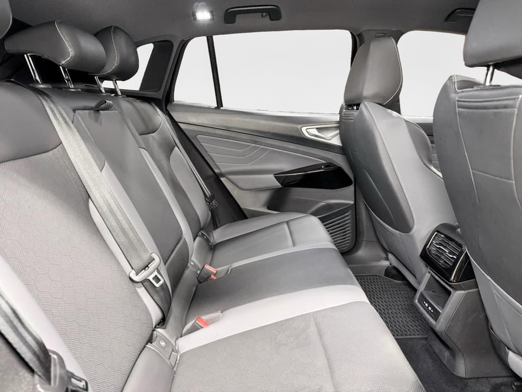 2024 Volkswagen ID.4 view 20