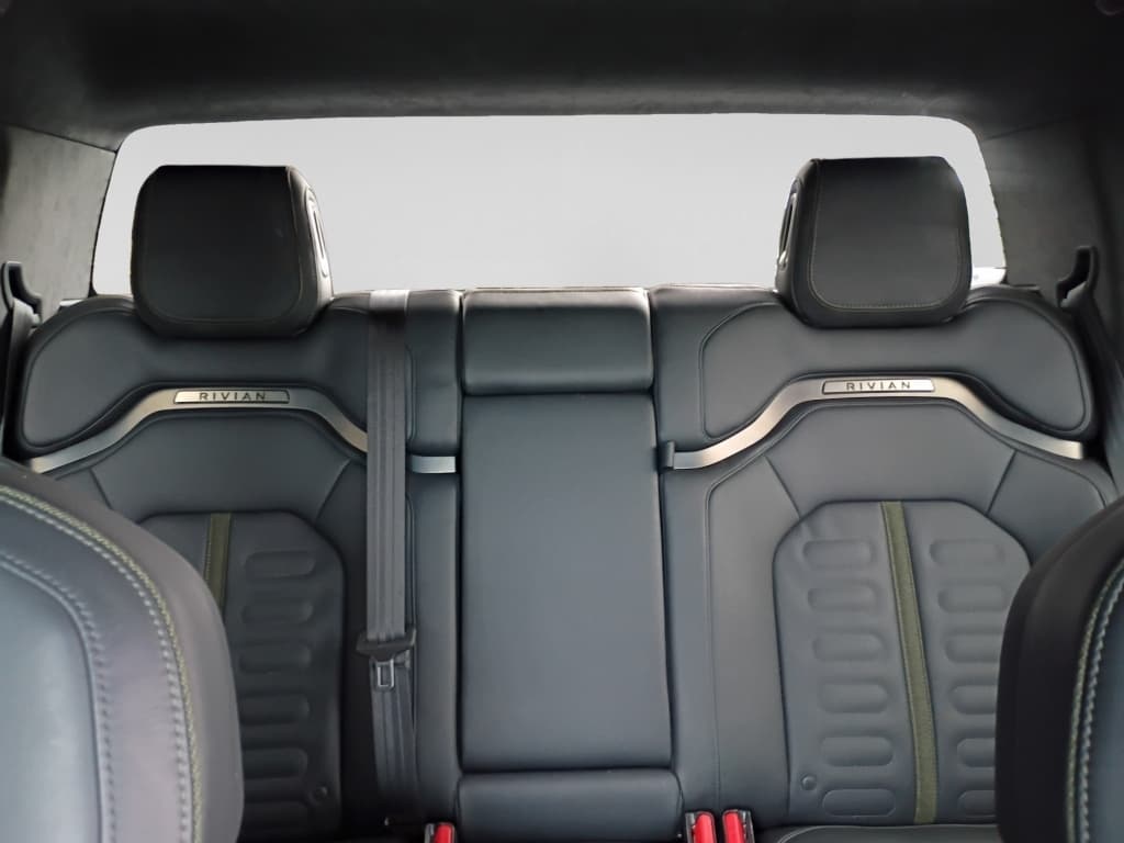 2023 Rivian R1T view 12