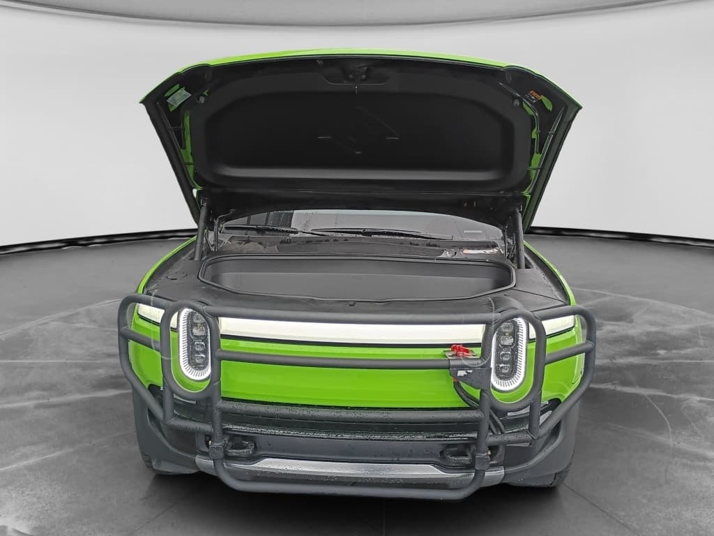 2023 Rivian R1T view 6
