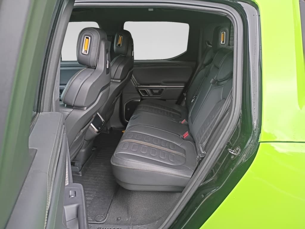 2023 Rivian R1T view 11