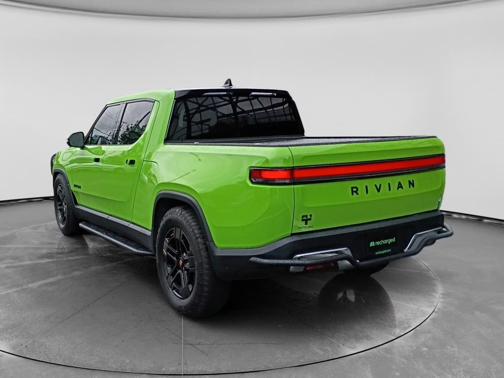 2023 Rivian R1T view 4