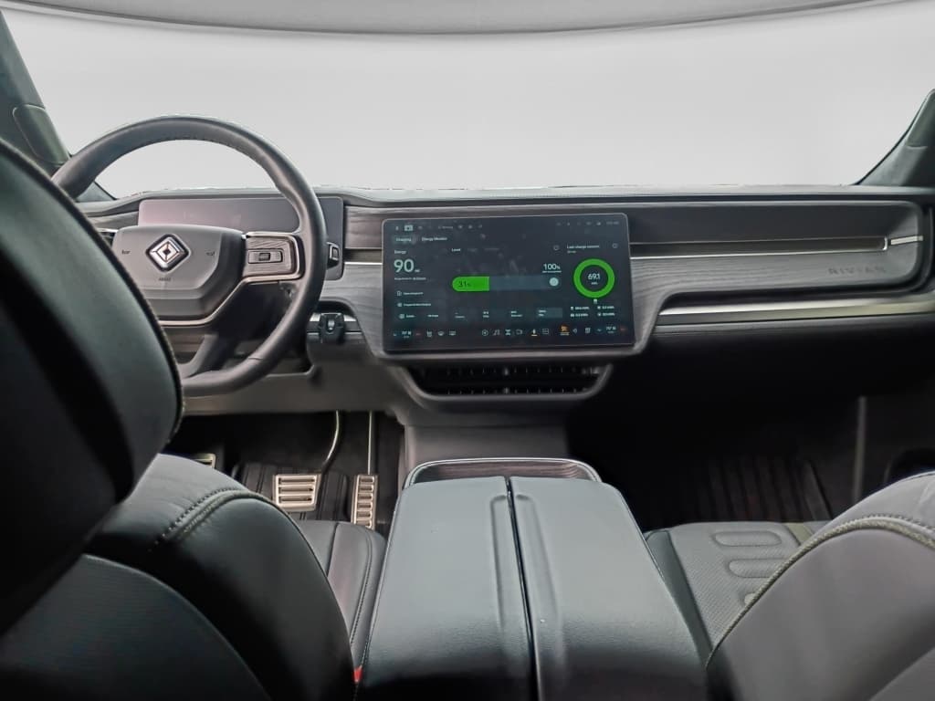 2023 Rivian R1T view 14