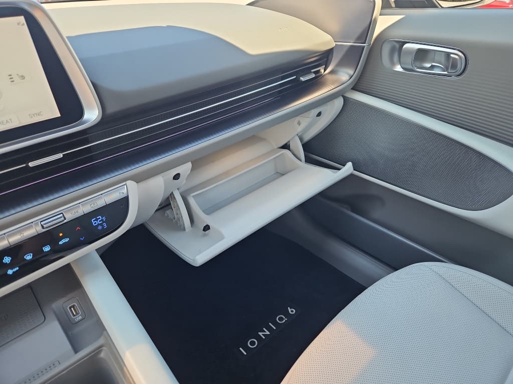 2023 Hyundai IONIQ 6 view 25