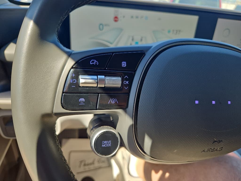2023 Hyundai IONIQ 6 view 9