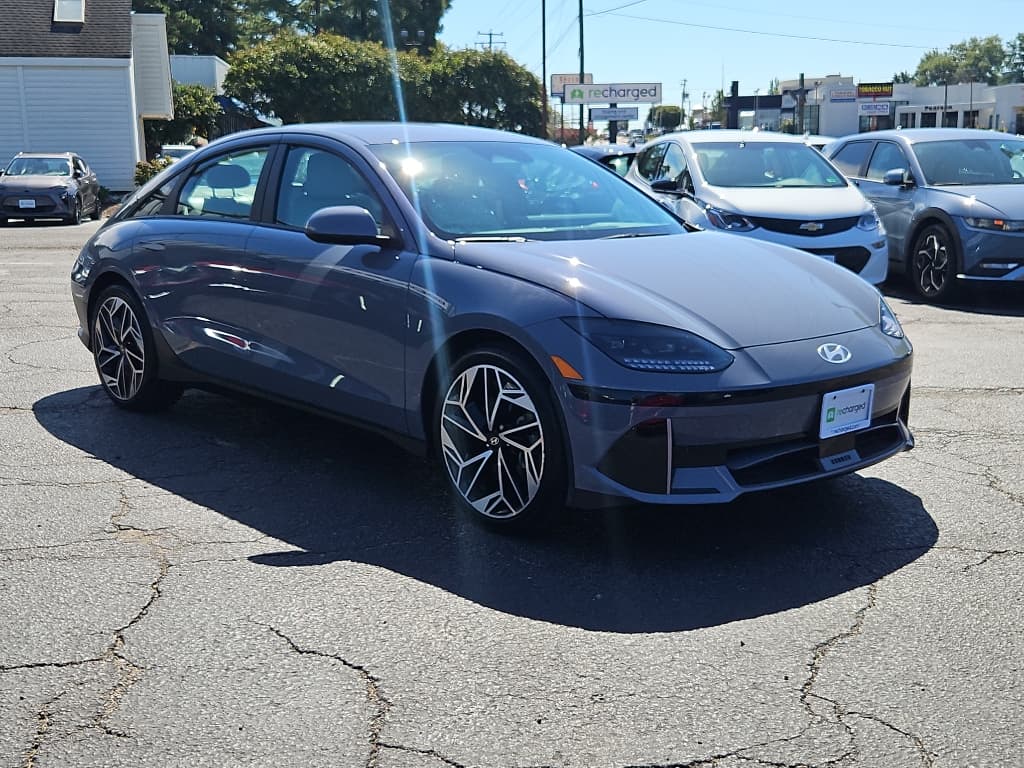 2023 Hyundai IONIQ 6 view 4