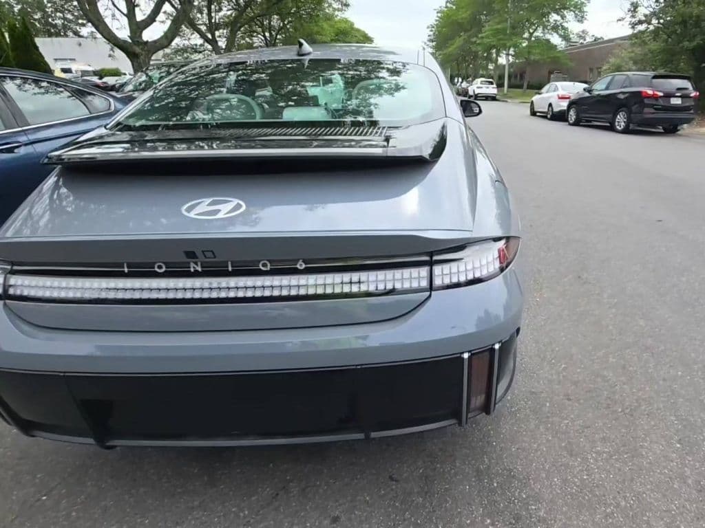 2023 Hyundai IONIQ 6 view 2