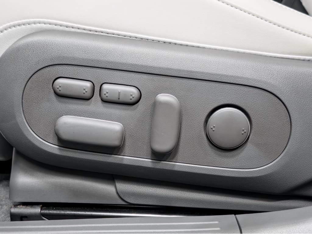 2025 Hyundai IONIQ 5 view 7