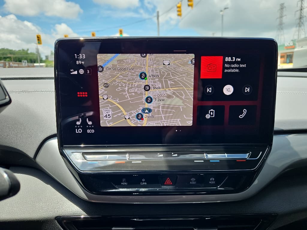 2023 Volkswagen ID.4 view 9
