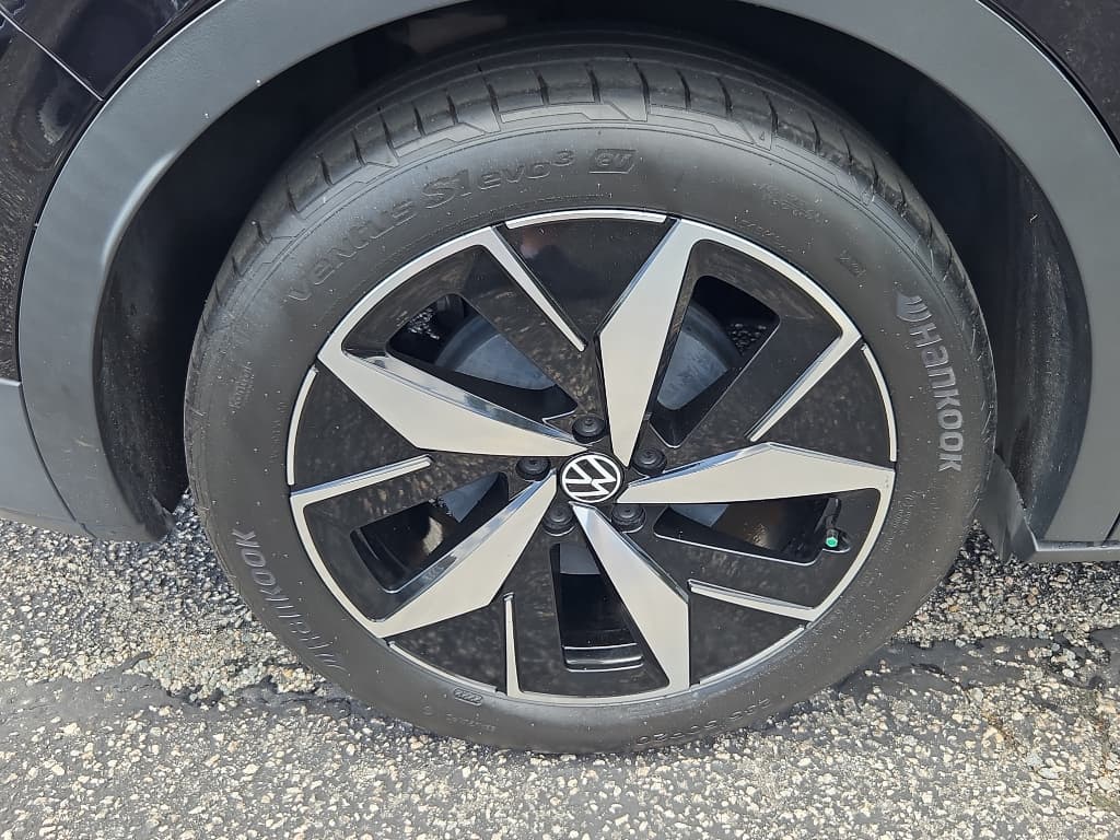 2023 Volkswagen ID.4 view 26