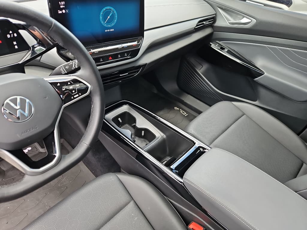 2023 Volkswagen ID.4 view 13