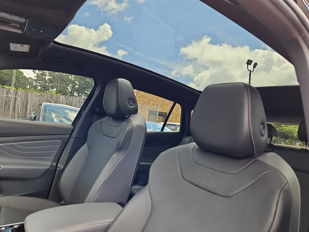 2023 Volkswagen ID.4 view 16