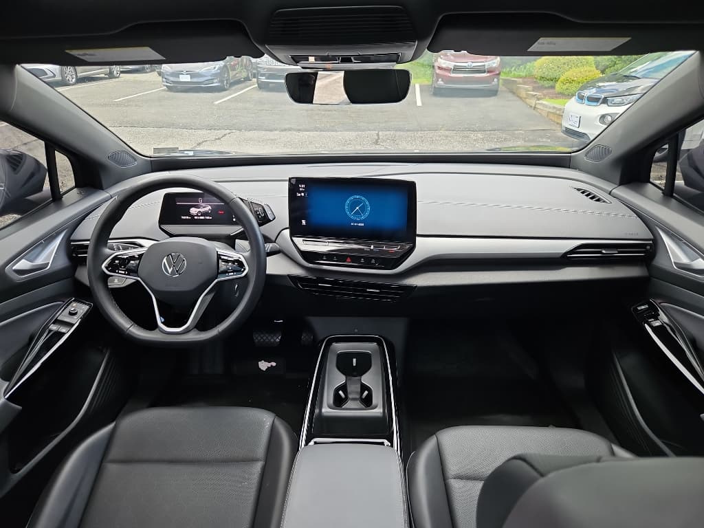 2023 Volkswagen ID.4 view 12