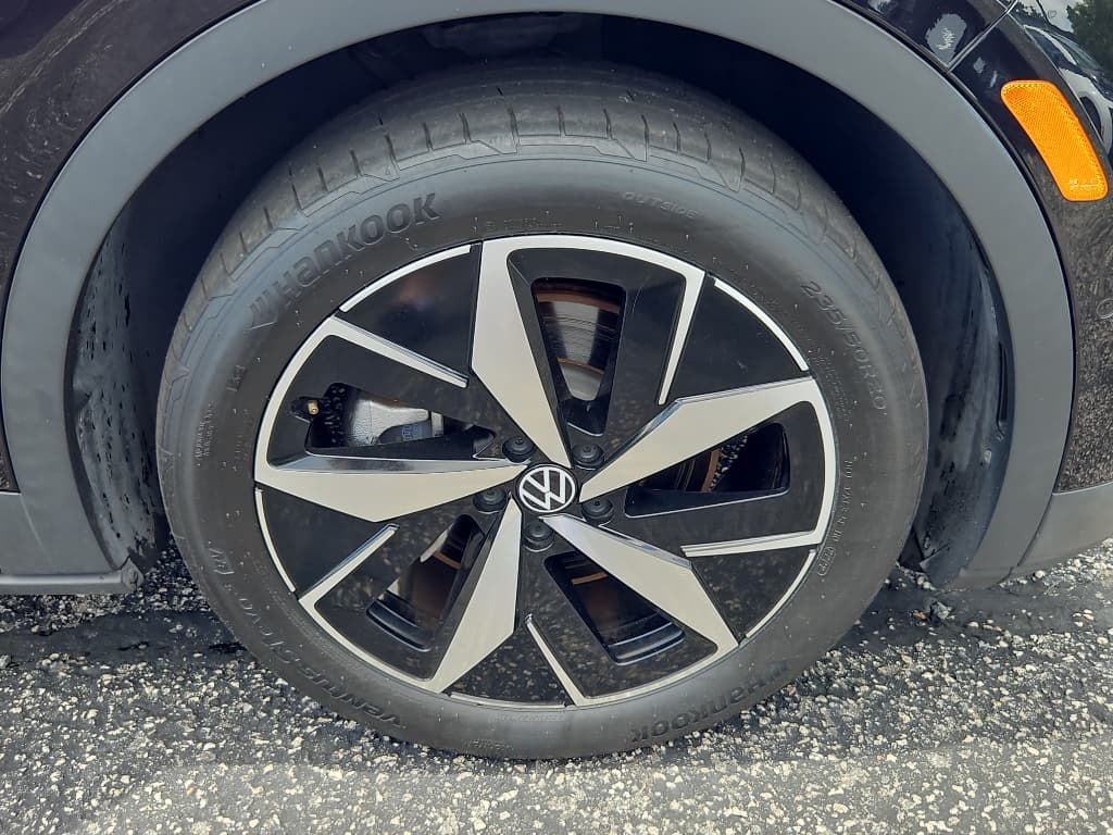 2023 Volkswagen ID.4 view 28