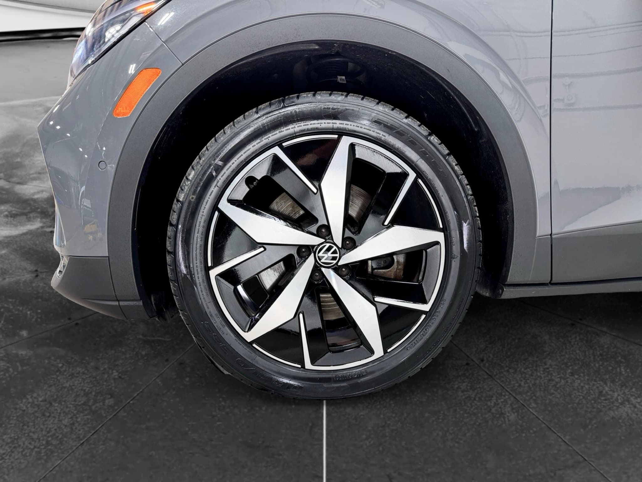 2023 Volkswagen ID.4 view 29
