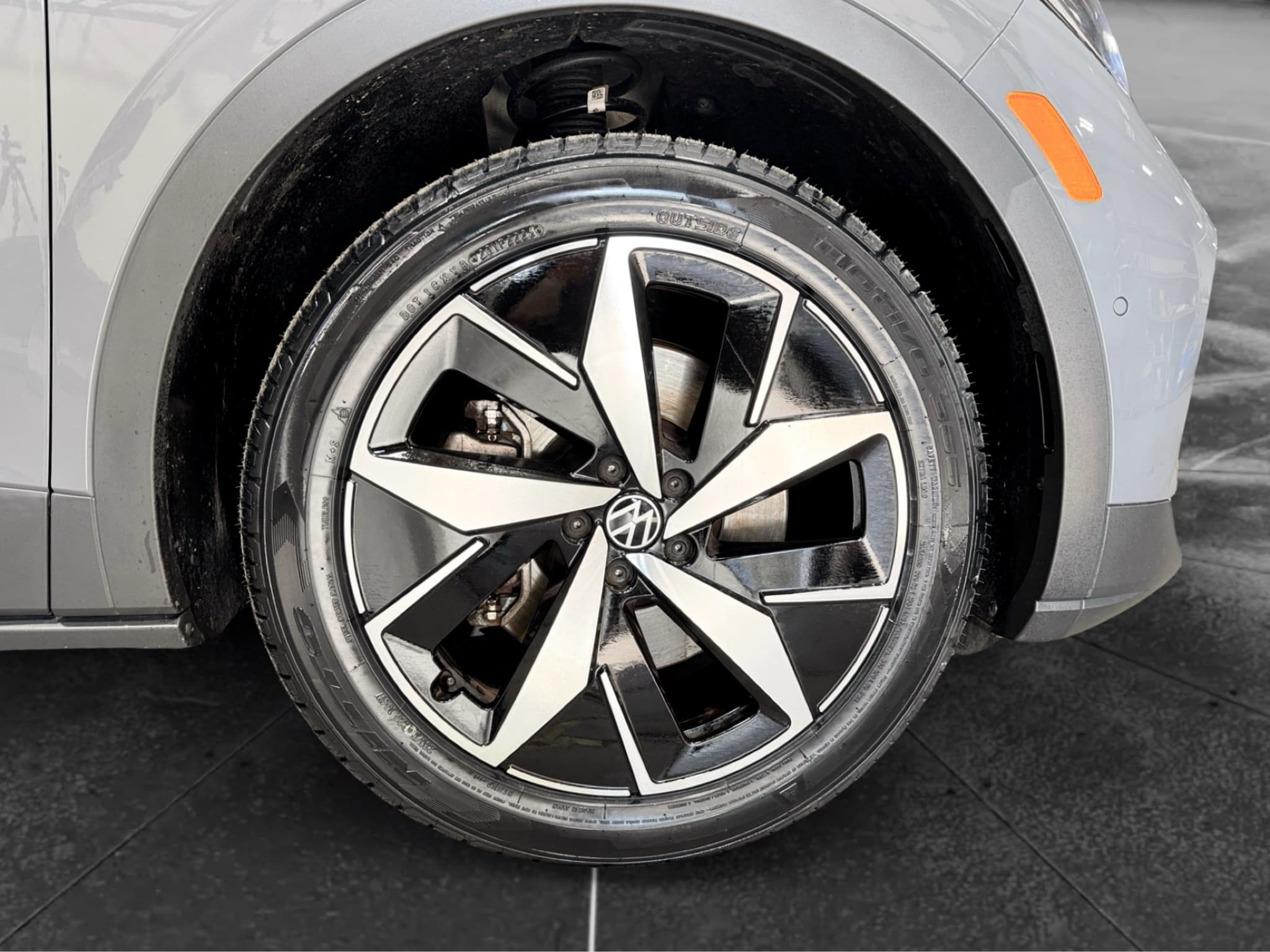 2023 Volkswagen ID.4 view 35