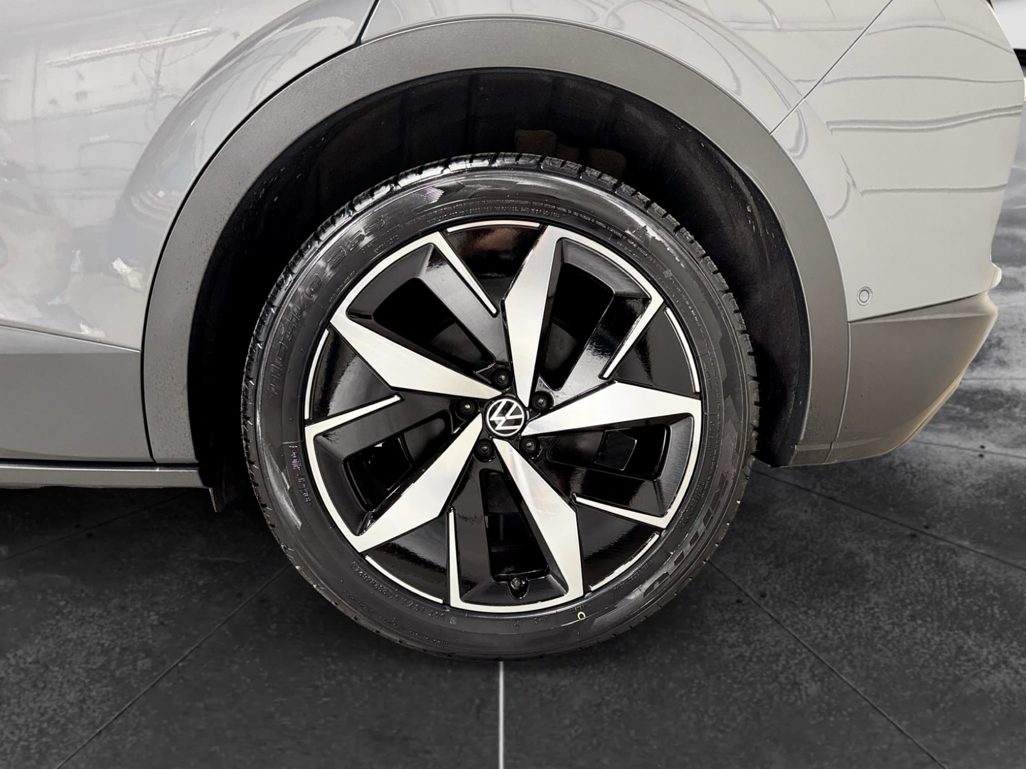 2023 Volkswagen ID.4 view 31