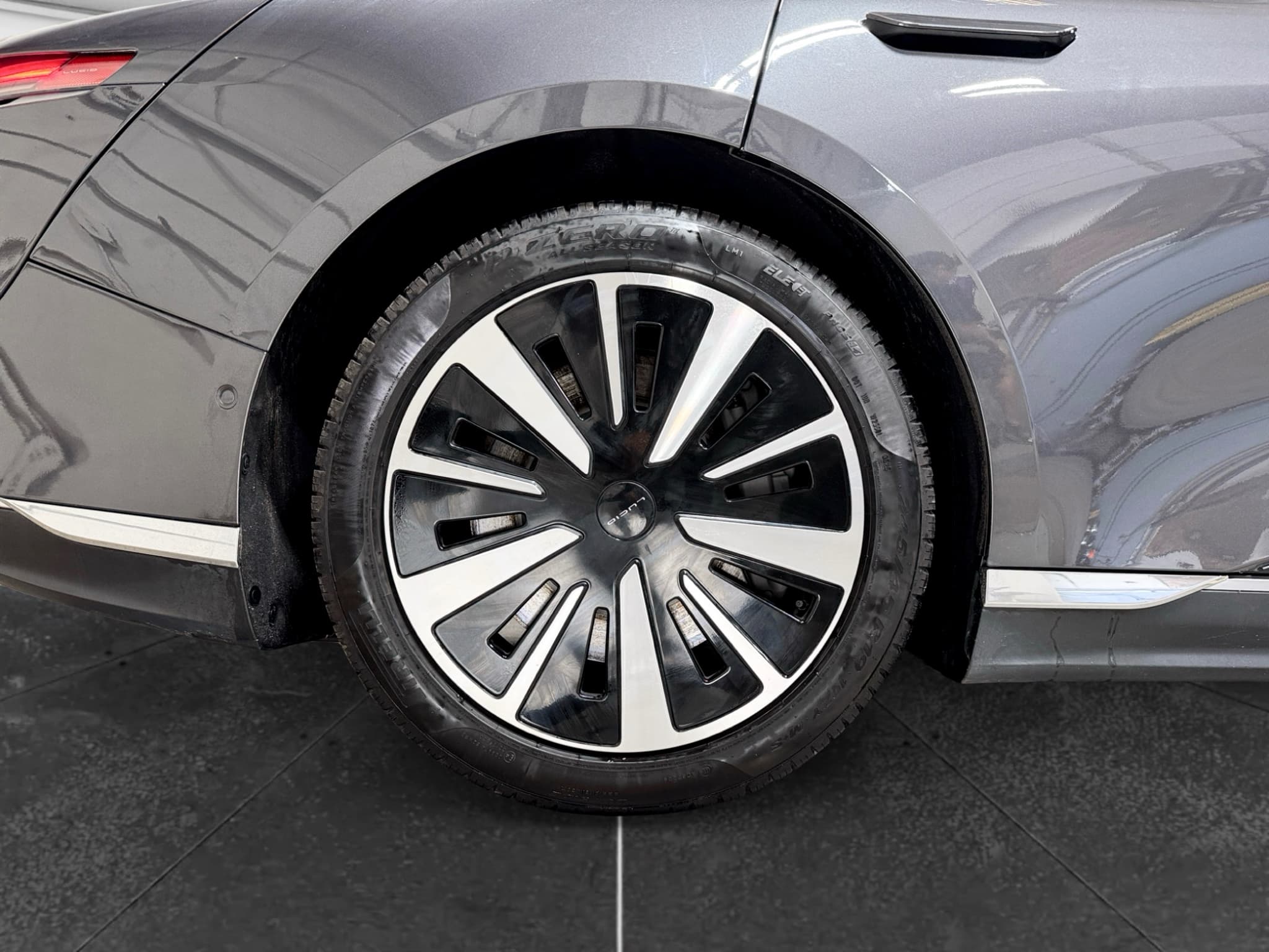 2026 Lucid Air view 35