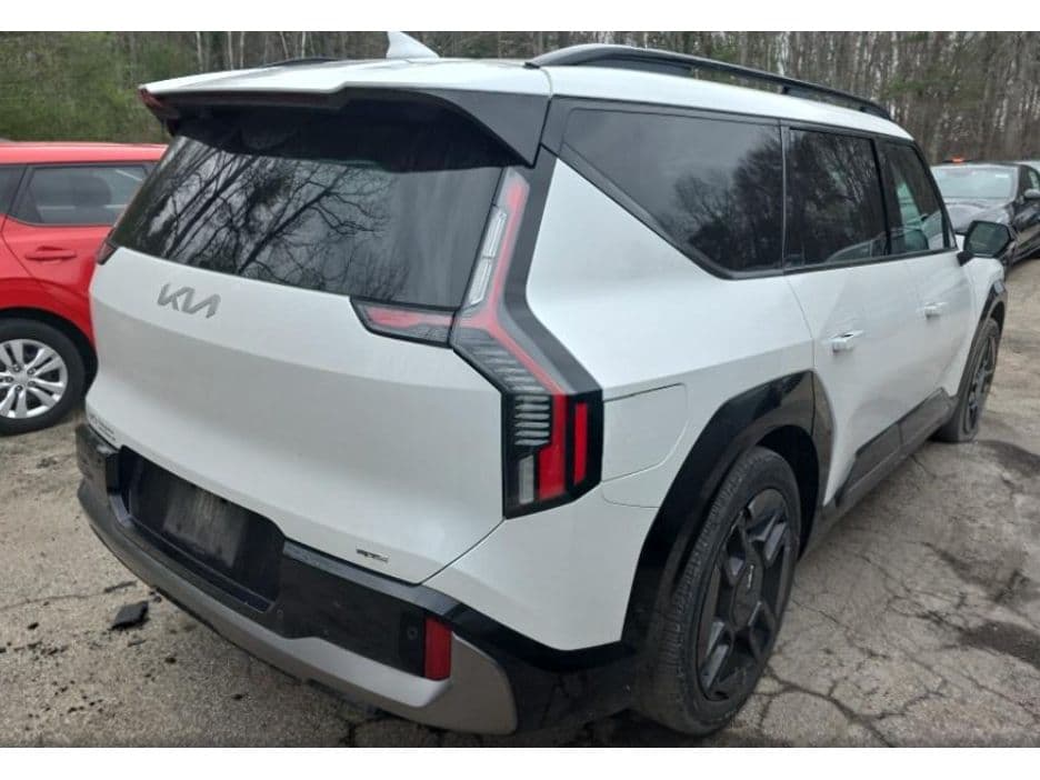 2024 Kia EV9 view 3