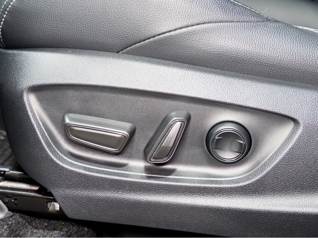2023 Subaru Solterra view 7