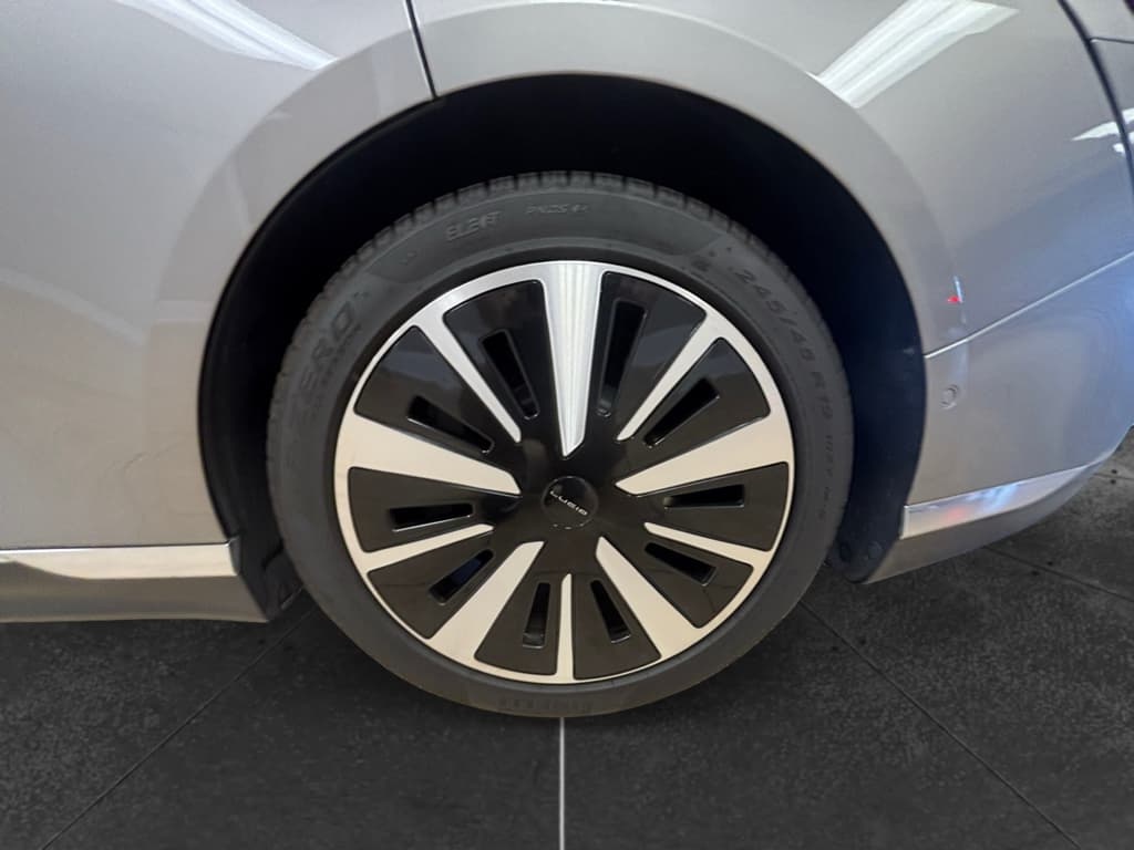 2025 Lucid Air view 14