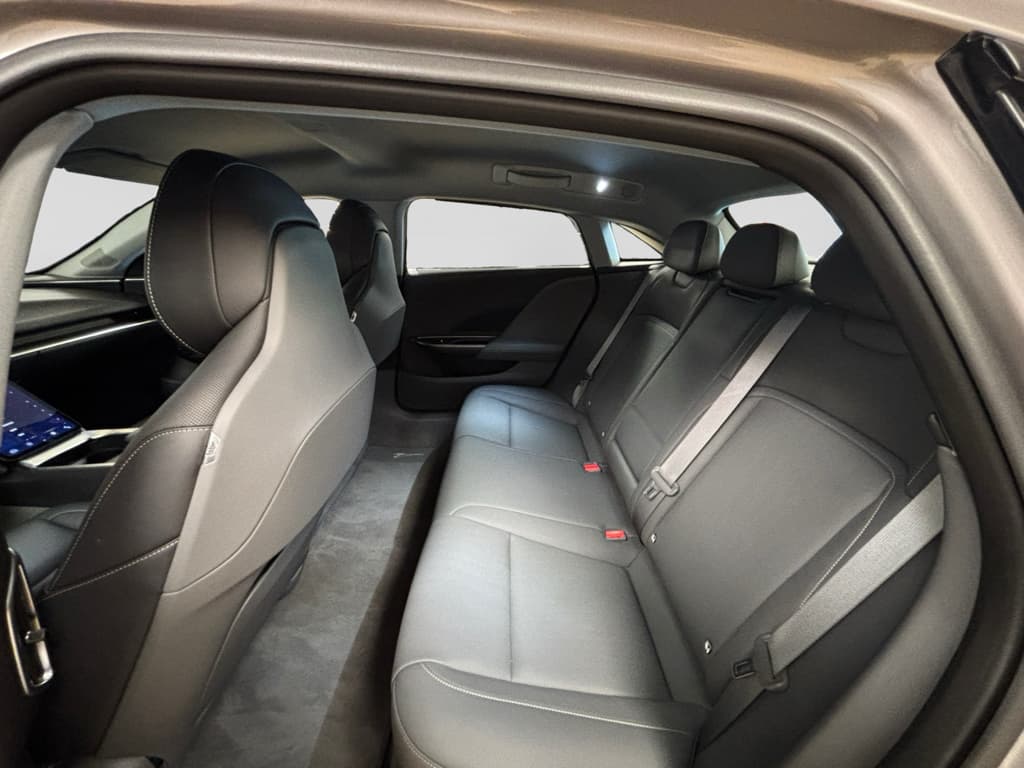 2025 Lucid Air view 10