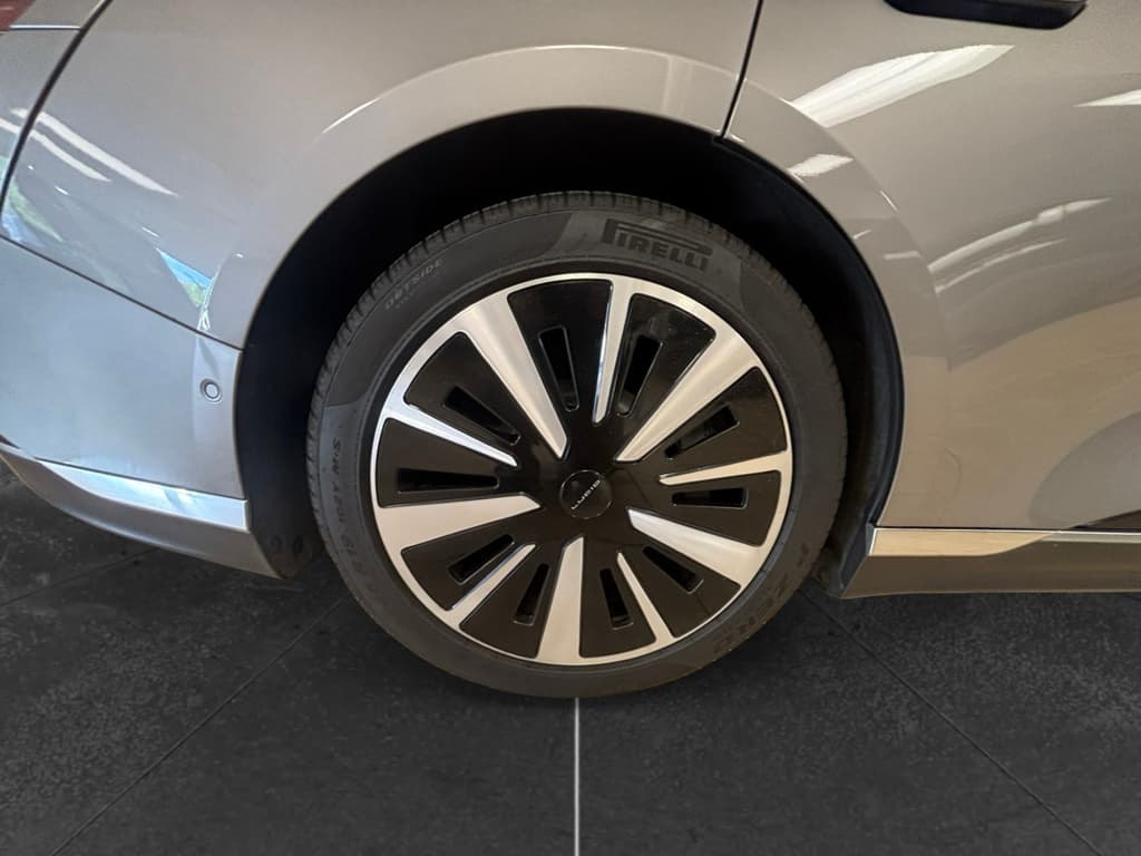 2025 Lucid Air view 16