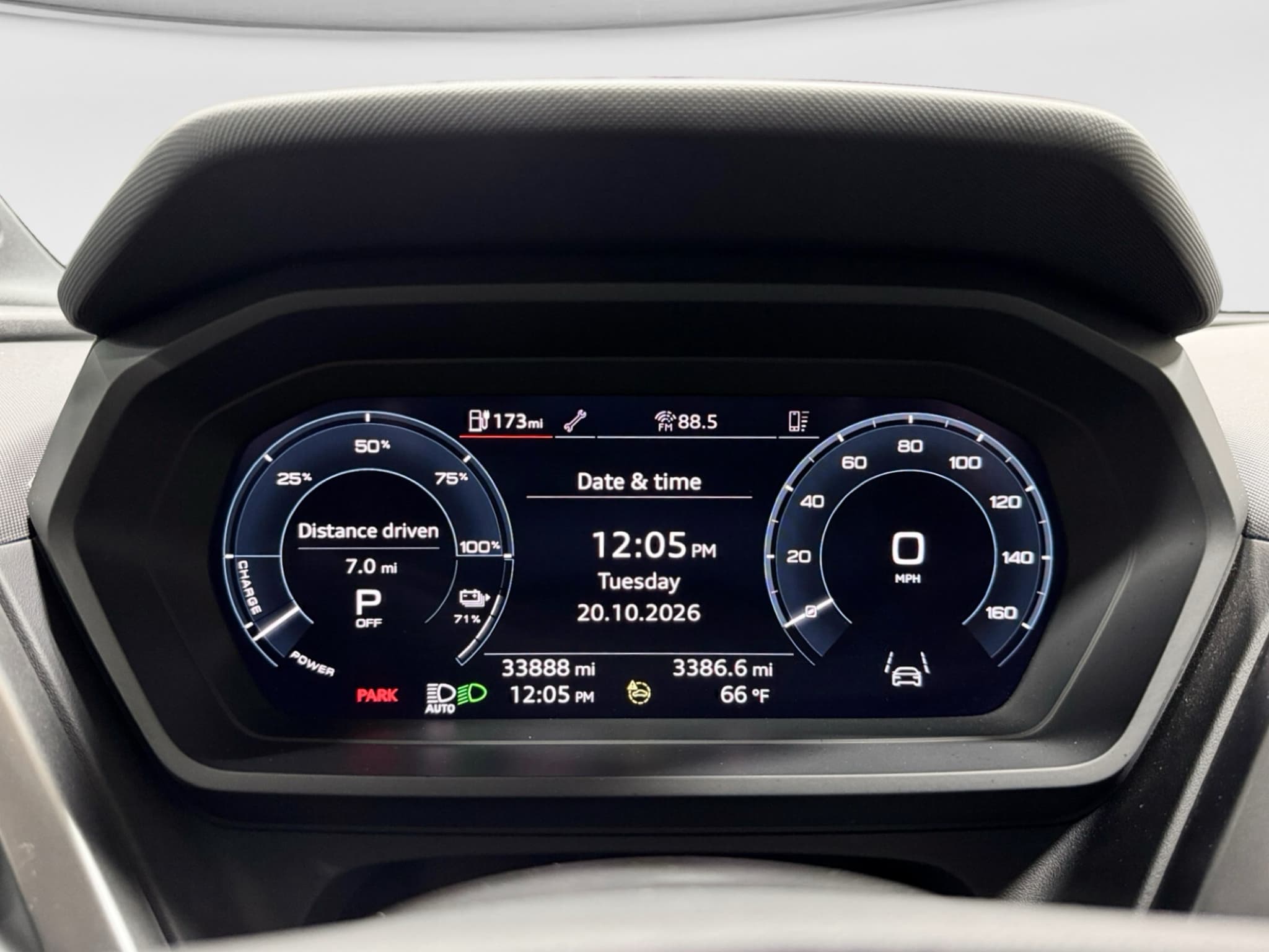 2024 Audi Q4 e-tron view 9