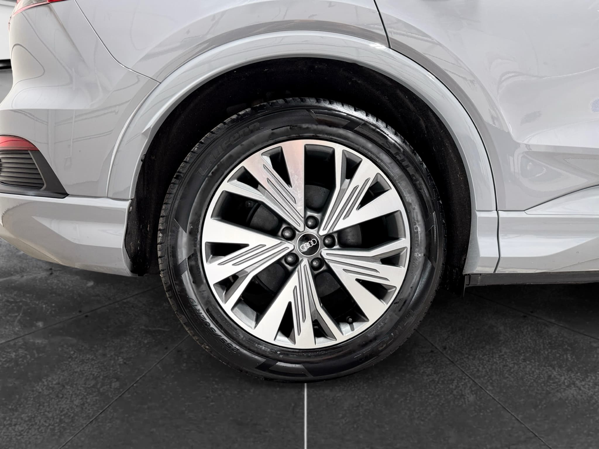 2024 Audi Q4 e-tron view 31