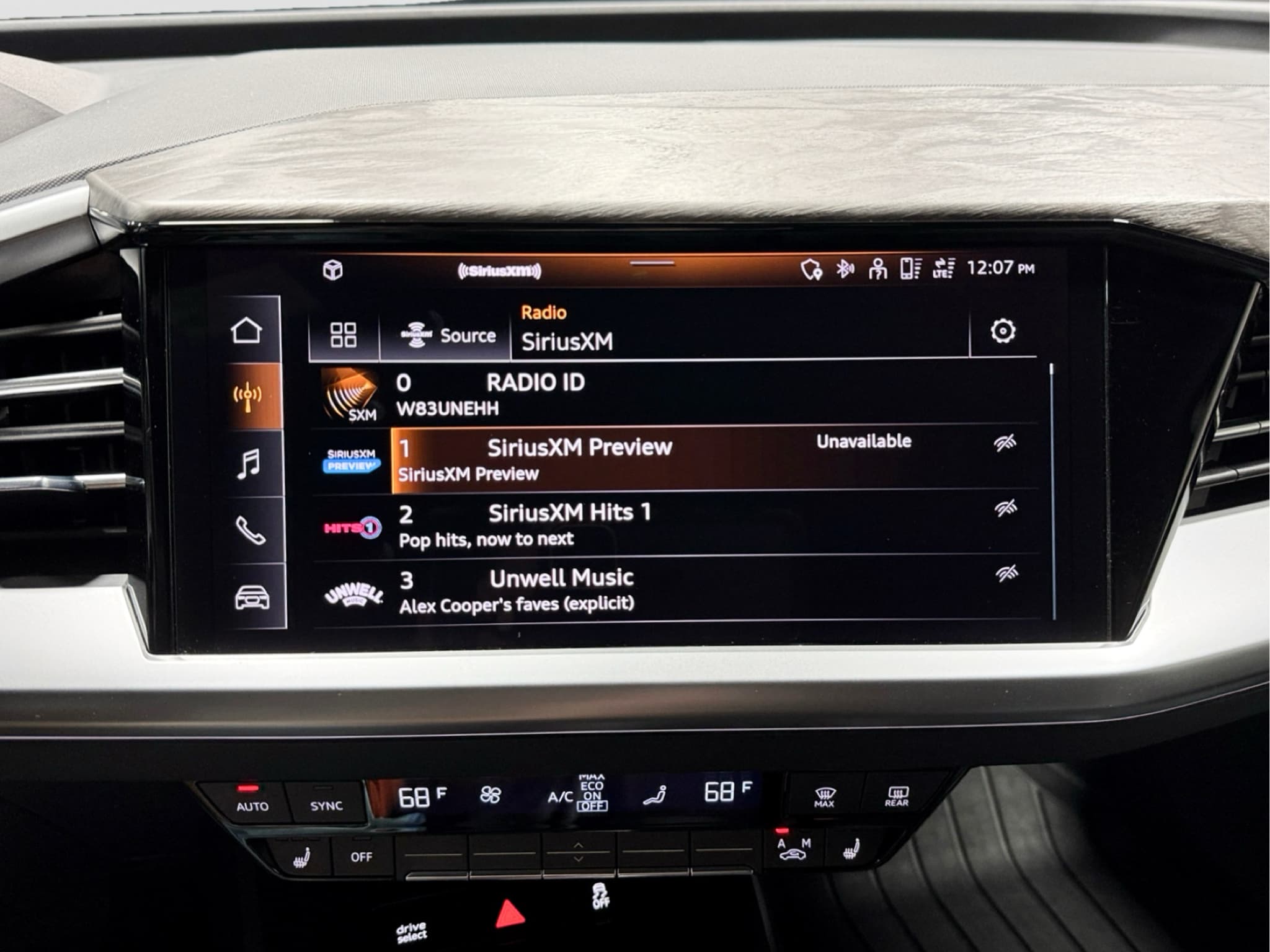 2024 Audi Q4 e-tron view 11