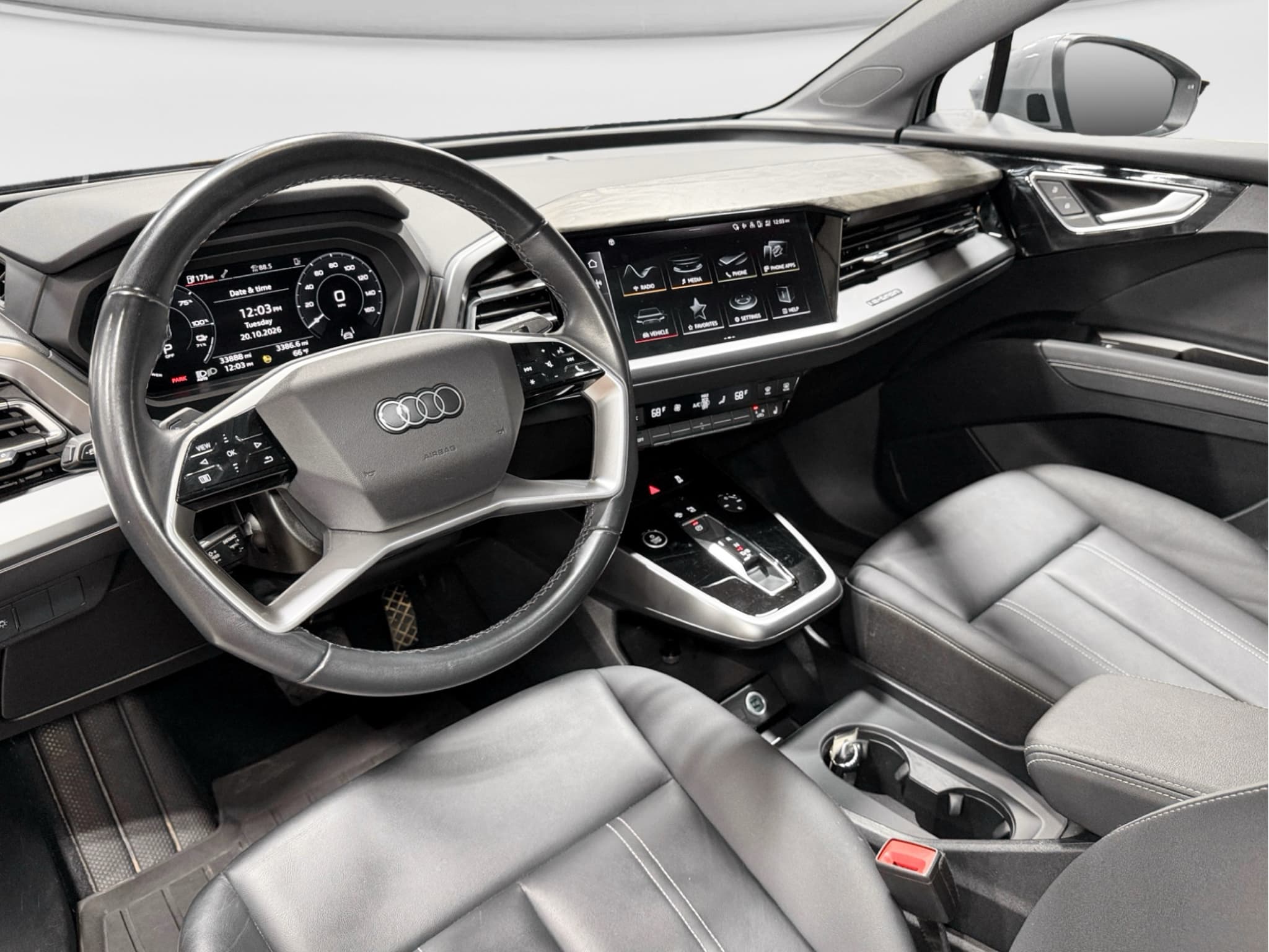 2024 Audi Q4 e-tron view 17