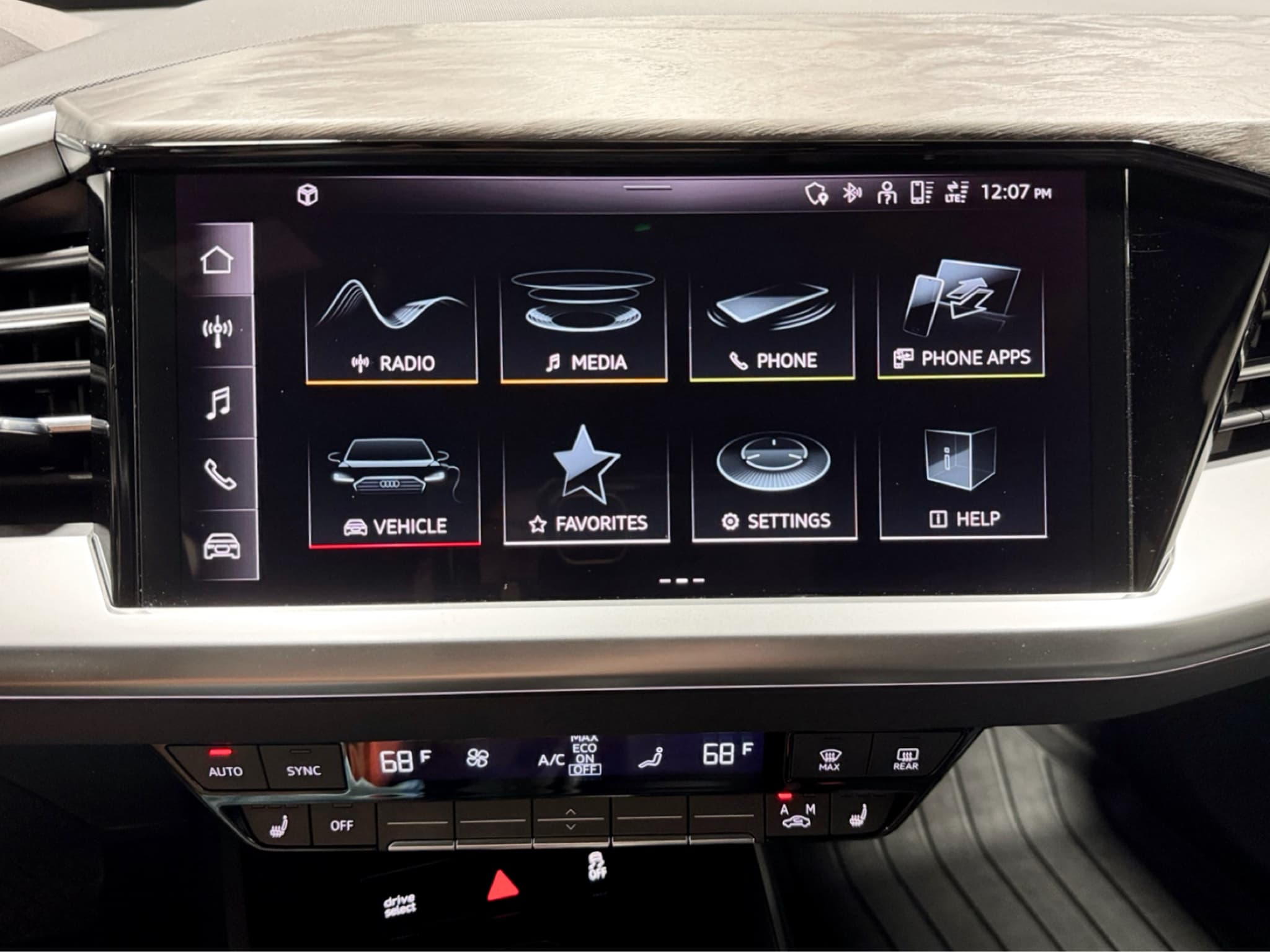2024 Audi Q4 e-tron view 10