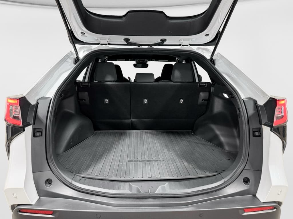 2023 Subaru Solterra view 24